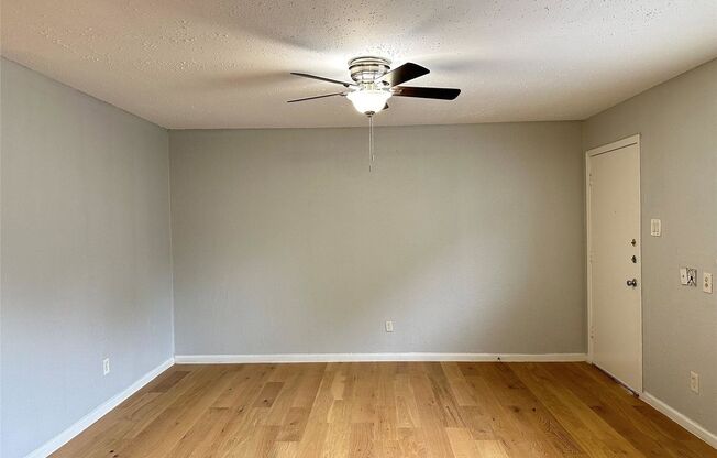 2 beds, 1 bath, 660 sqft, $795, Unit 1