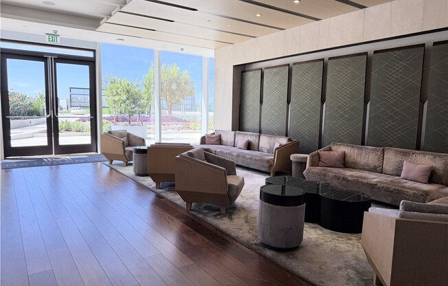 Studio, 1 bath, 480 sqft, $4,800