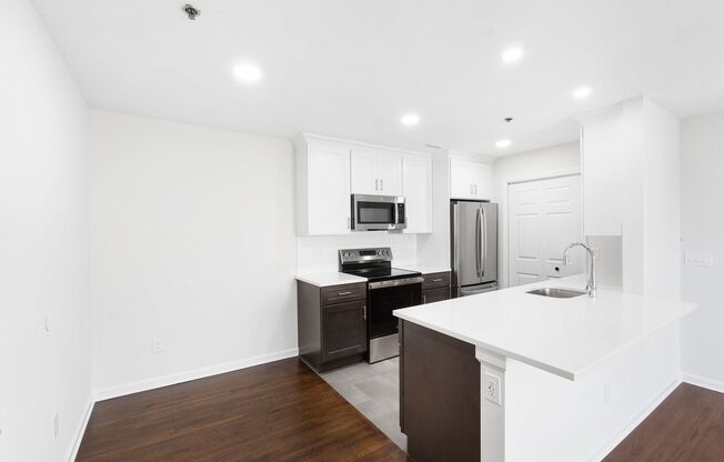 1 bed, 1 bath, 718 sqft, $2,650, Unit 300-062