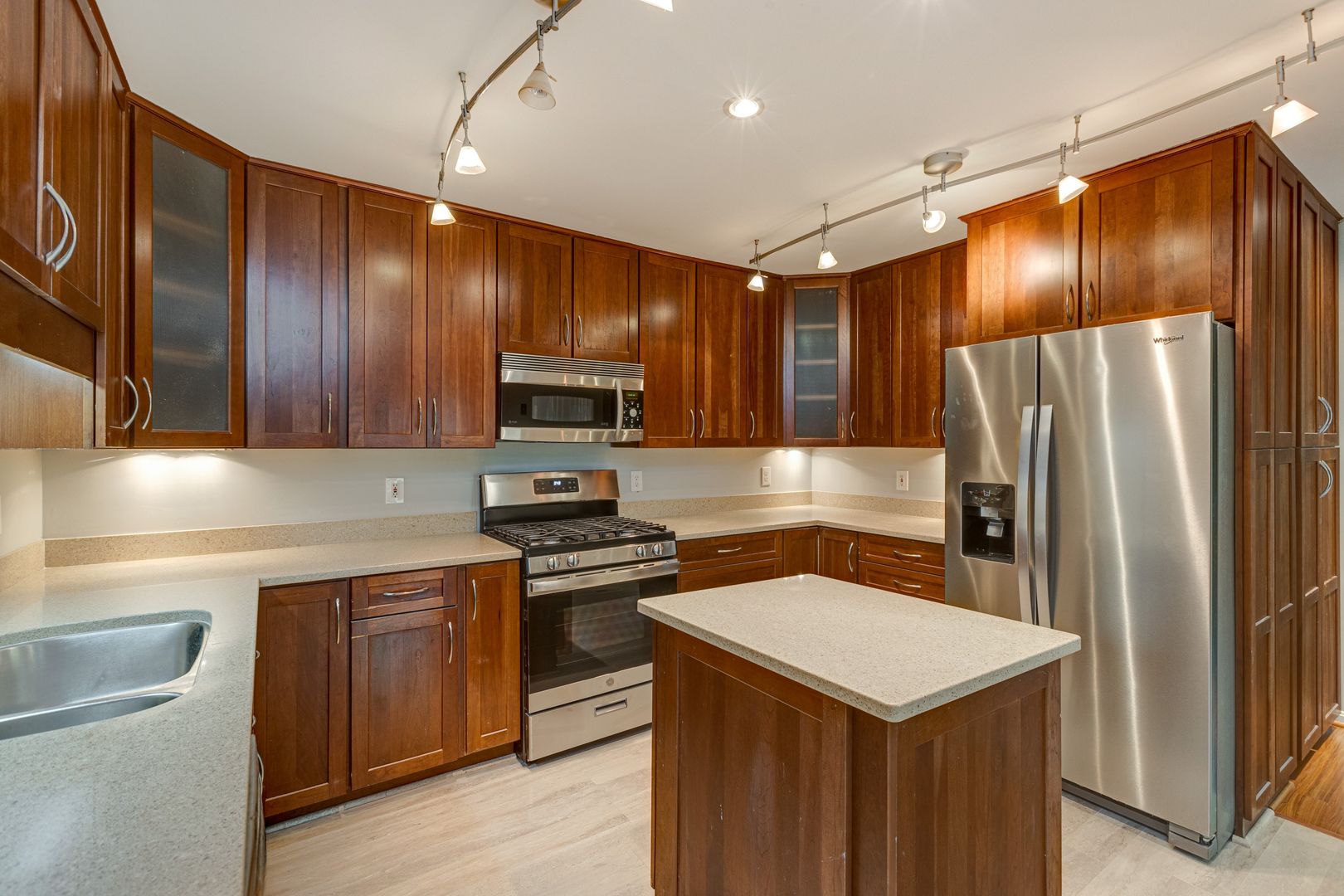 3303 Spring Lake Ct, Fairfax, VA 22030