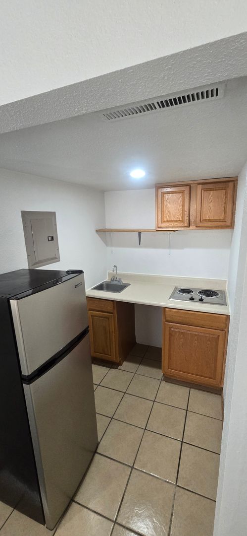 1 bed, 1 bath, $615