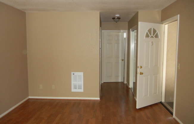Beautiful remodeled 1 bedroom 1 bath apartment. Water and trash included.