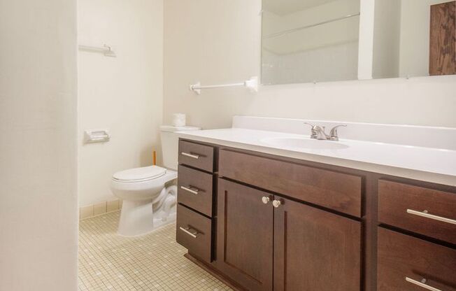 2 beds, 1 bath, 1,155 sqft, $1,530, Unit 051