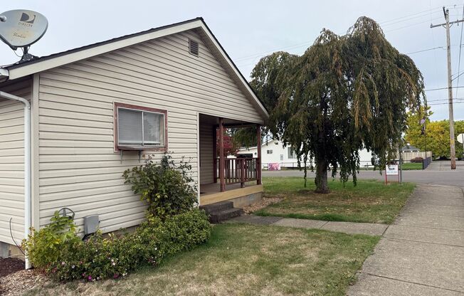 2 Bedroom 1 Bathroom Home Available in Aumsville!