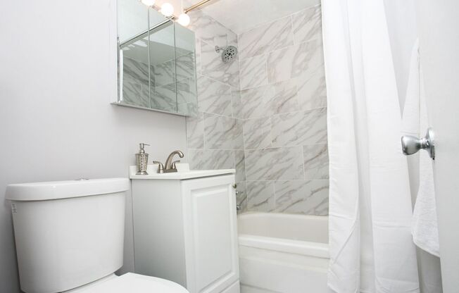 1 bed, 1 bath, 650 sqft, $799, Unit 714-R