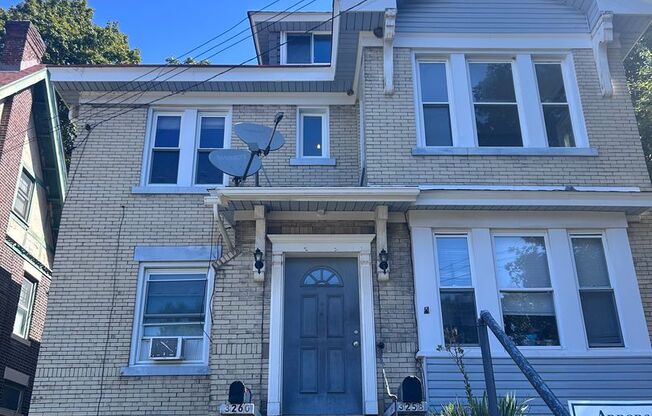 3 Bed 1 Bath Duplex (Observatory Hill)