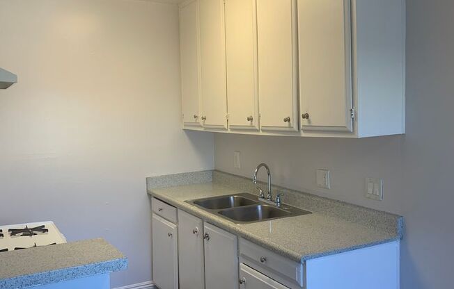 1 bed, 1 bath, 675 sqft, $1,645, Unit 41