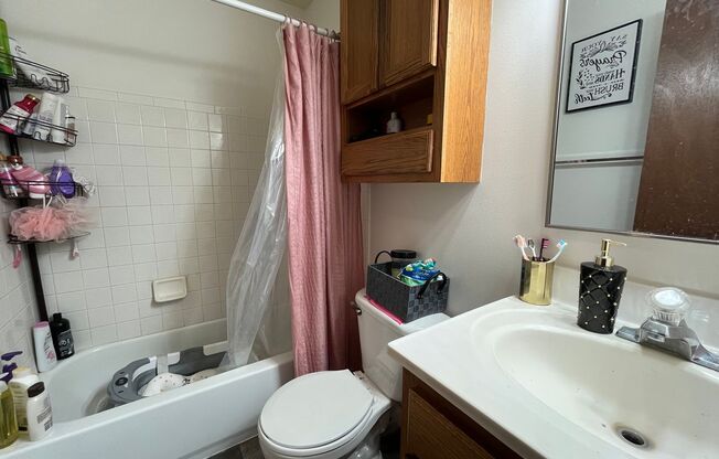 1 bed, 1 bath, $975, Unit 62