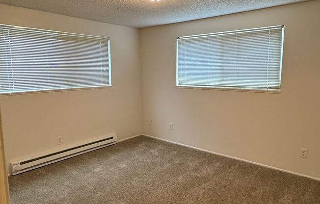 2 beds, 1 bath, 1,000 sqft, $1,350, Unit 31