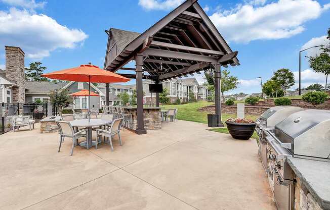 the pavilion at the club at rolling hills in cortland oh