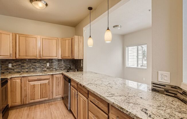 Beautiful 3 Bed 3 Bath Kirkland Townhome @ Villa Juanita!