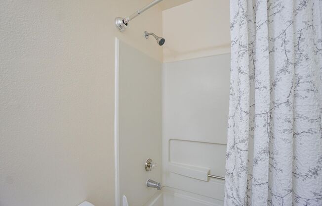 2 beds, 1.5 baths, 771 sqft, $1,800, Unit 31*