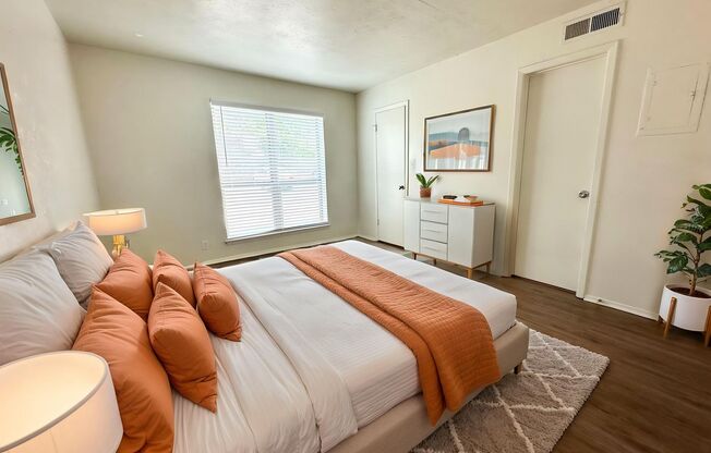 1 bed, 1 bath, 619 sqft, $1,299, Unit OPA-160