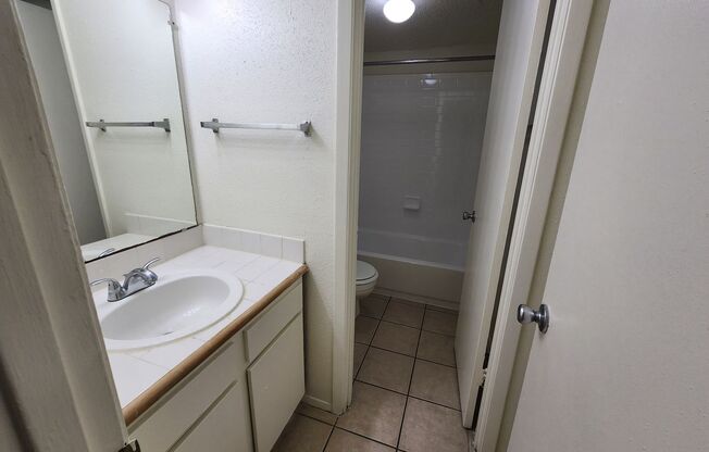 2 beds, 1 bath, 900 sqft, $1,299, Unit LAW15-113