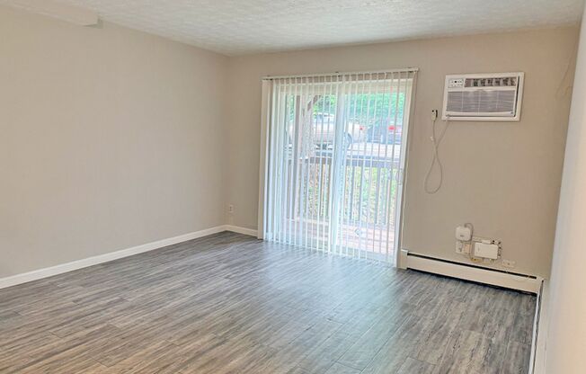 1 bed, 1 bath, 560 sqft, $825, Unit 615-12