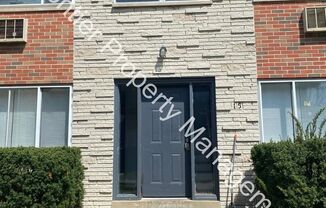 Freshly Updated 2 Bedroom 1 Bath Apartment!