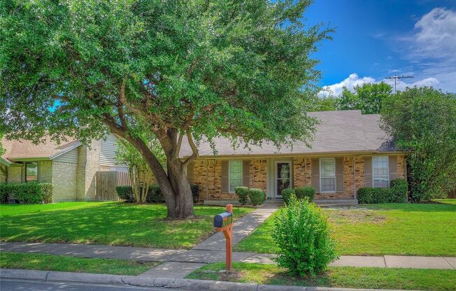 2106 Briarmeadow Dr