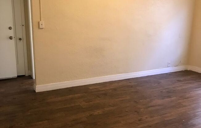 Studio, 1 bath, 430 sqft, $1,449, Unit 16