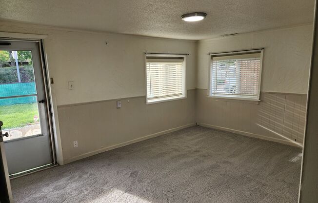 3 beds, 1 bath, $2,000