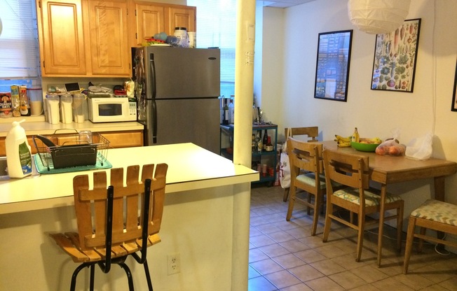 2 beds, 1 bath, 1,393 sqft, $2,800, Unit 03-B3