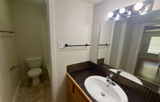 2 beds, 2 baths, 960 sqft, $1,500, Unit ELP2202-162