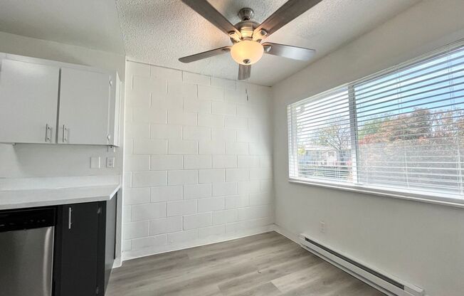 2 beds, 1 bath, 700 sqft, $1,315, Unit 25