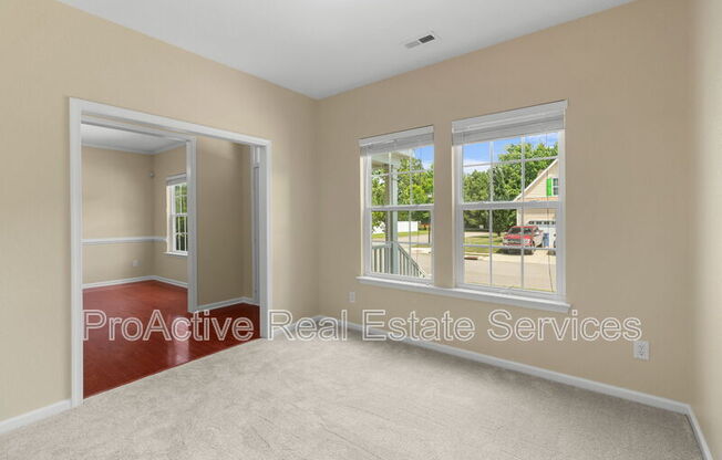 729 CREEKWOOD DR
