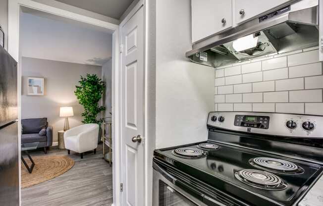 Kitchen Appliances at Bellaire Oaks Apartments, Houston, TX