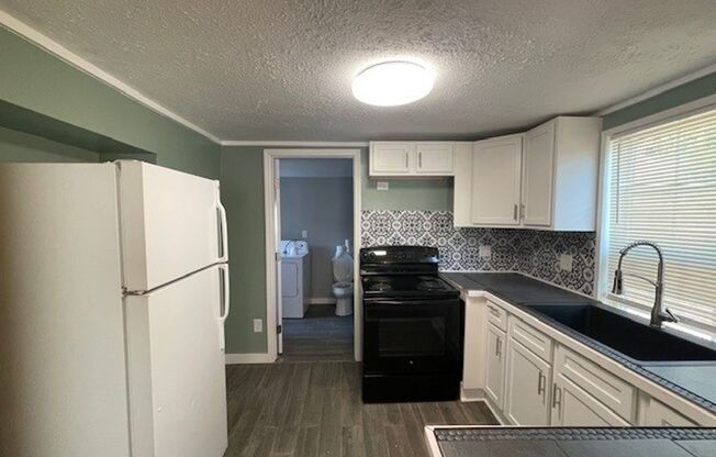 2 beds, 1 bath, $1,495