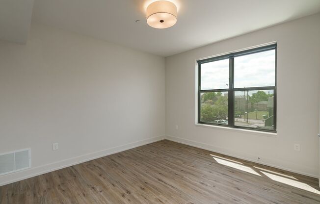 2 beds, 2 baths, $1,875, Unit 1050 N 4th St. Apt. 316