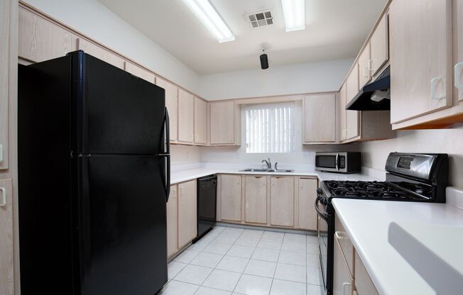 3 beds, 2 baths, $1,550