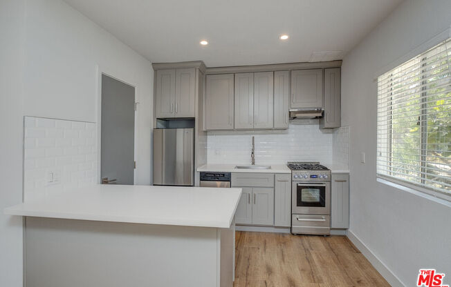 1 bed, 1 bath, 550 sqft, $2,425, Unit 14