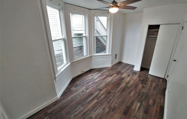 2 beds, 1 bath, $1,100, Unit Unit 1