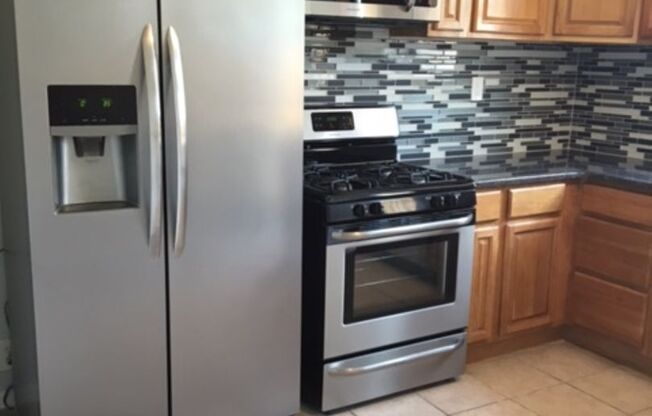 2445 East Huntingdon Street