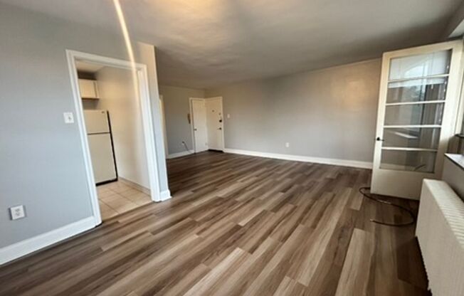 3 beds, 1 bath, 1,000 sqft, $2,390, Unit 6224 Fifth Ave. #210H