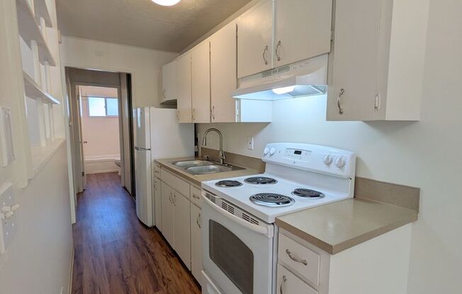 1 bed, 1 bath, 650 sqft, $1,160, Unit 3515-14