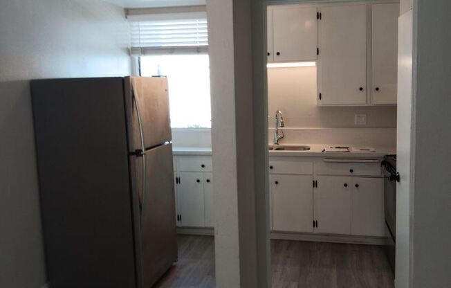 Lovely Hillcrest Apartment