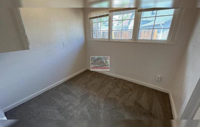 908 1/2 W CUCHARRAS ST
