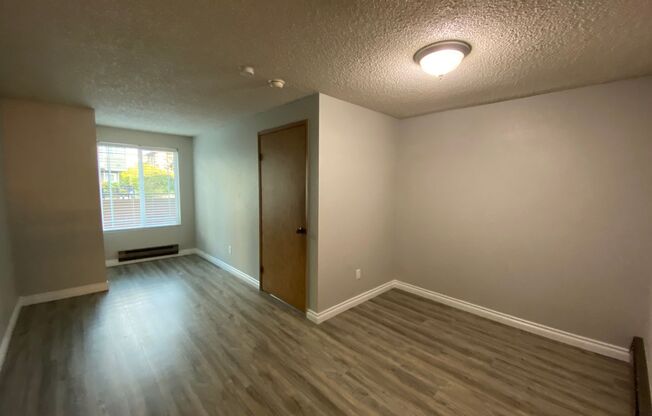 1 bed, 1 bath, 442 sqft, $1,415, Unit B101