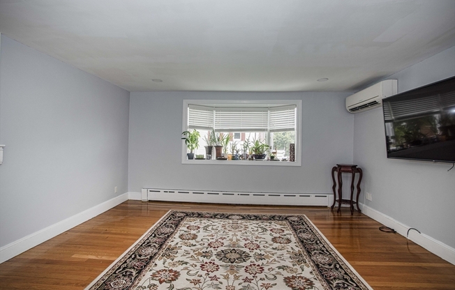 10 OAK ST
