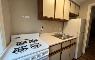 1 bed, 1 bath, $830, Unit 105