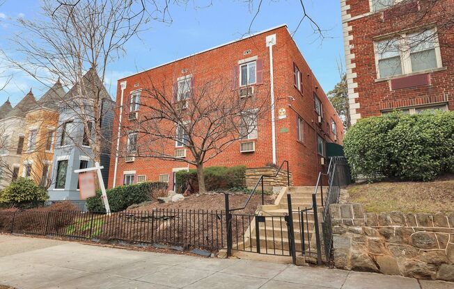 Charming 2-Bedroom Condo in Prime Capitol Hill Location