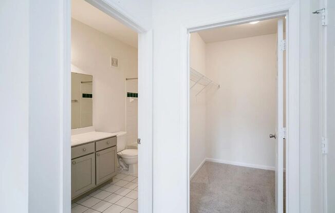 2 beds, 2 baths, 1,123 sqft, $1,420, Unit 4450-2D