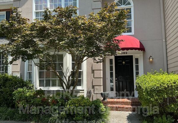 582 HARCOURT PL SE