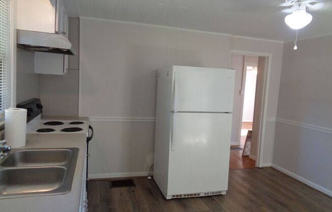 2 beds, 1 bath, $995