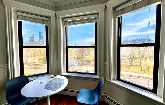 Renovated Top Floor 1-Bed on Park Drive | Prime Fenway Location!