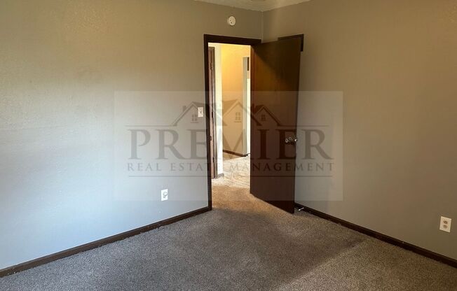 2 beds, 1 bath, $1,195, Unit 1422