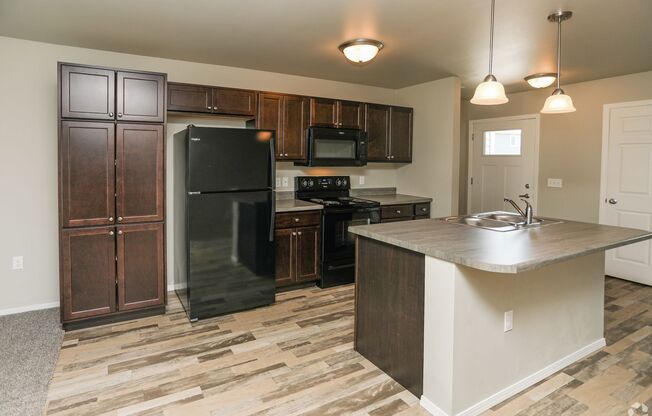 2 beds, 2 baths, 913 sqft, $1,195, Unit 512-209