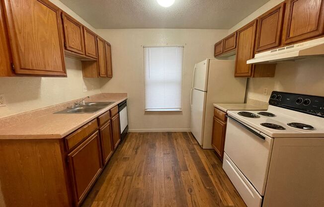 2 beds, 1 bath, 795 sqft, $725, Unit Apt D