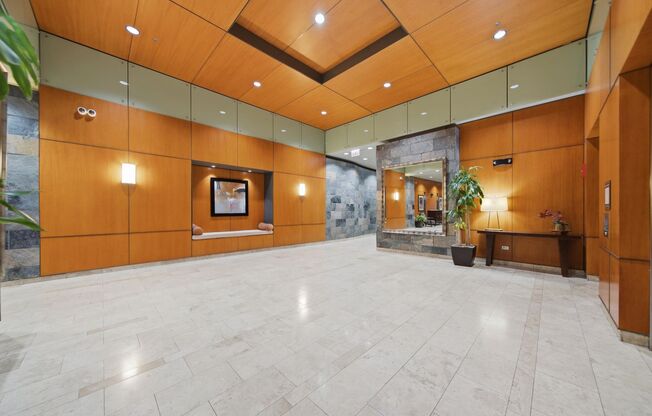 Beautiful 2BD/2BTH CONDO IN THE LOOP!